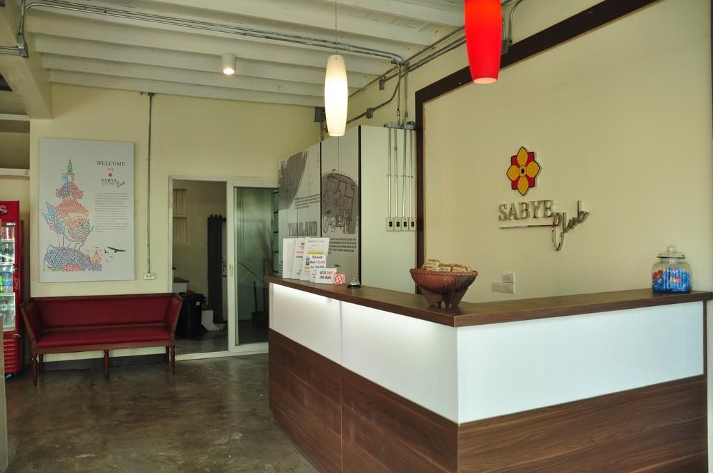 Sabye Club Hostel Bangkok Buitenkant foto