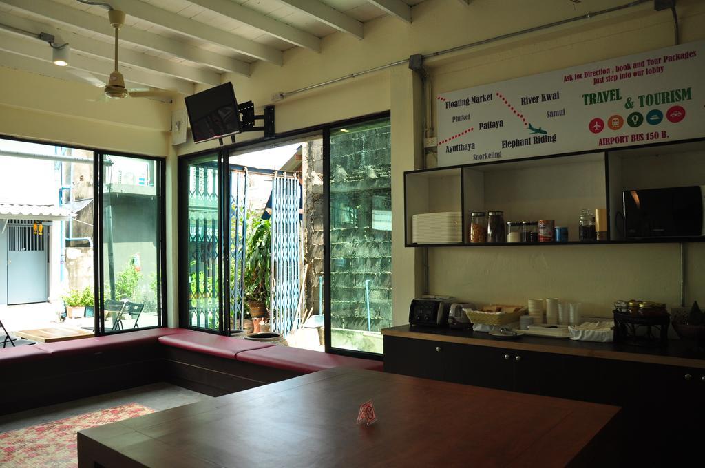 Sabye Club Hostel Bangkok Buitenkant foto