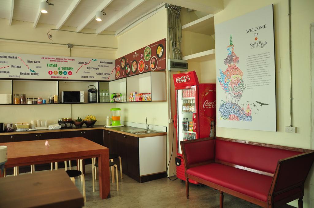 Sabye Club Hostel Bangkok Buitenkant foto
