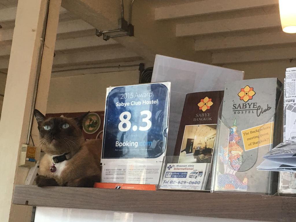 Sabye Club Hostel Bangkok Buitenkant foto