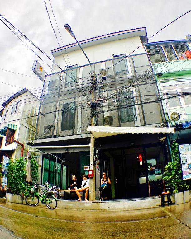 Sabye Club Hostel Bangkok Buitenkant foto