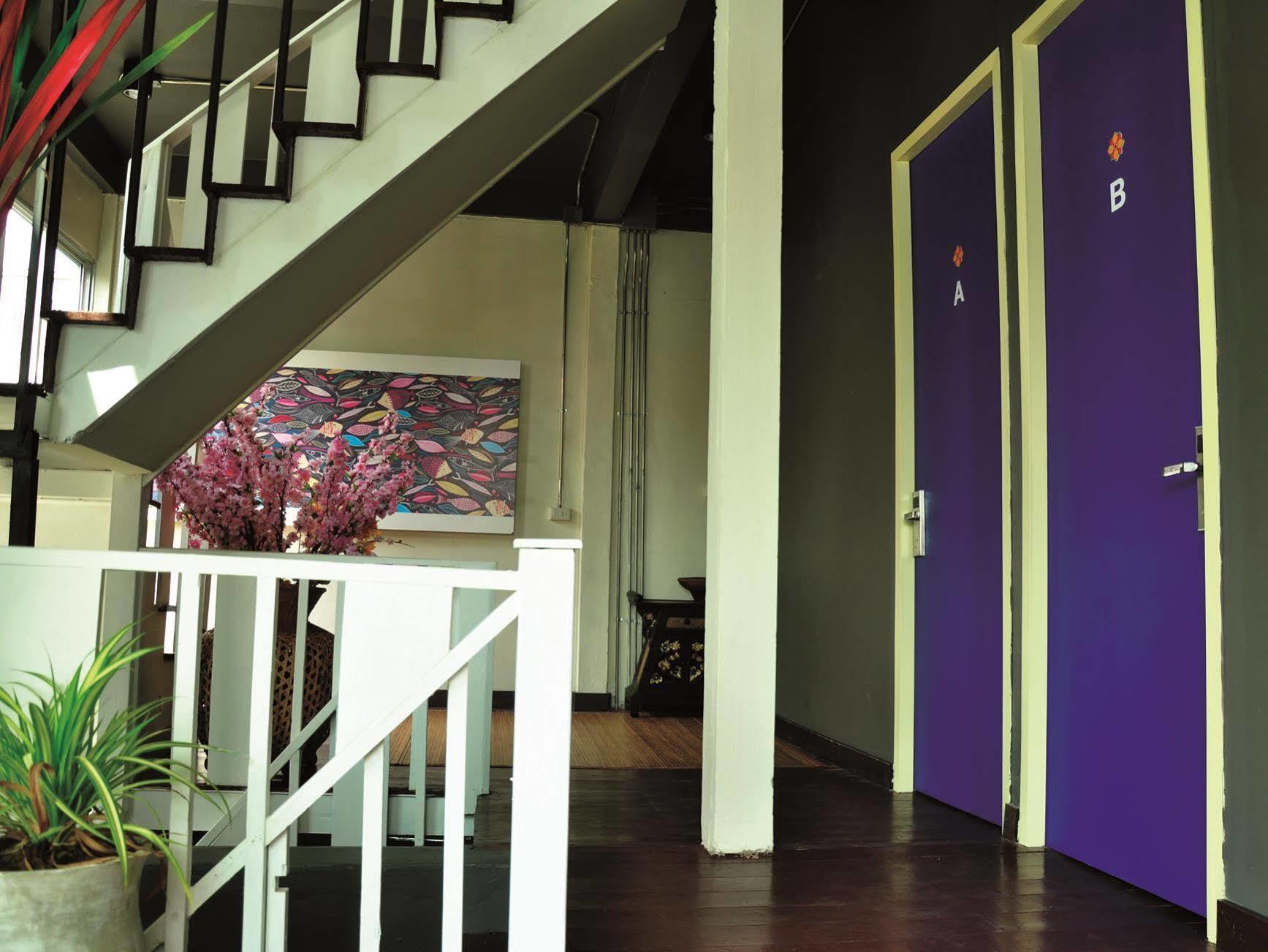 Sabye Club Hostel Bangkok Buitenkant foto